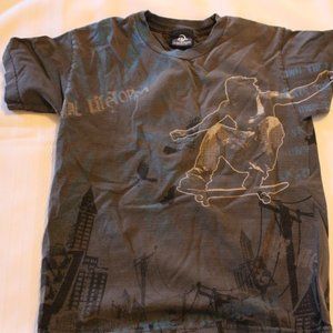 4 Seasons Skater Boys Shirt Size Medium Gray (G)